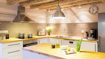 Apartment, 3 Schlafzimmer, Balkon, Gartenblick | Eigene Küche | Espressomaschine, Wasserkocher mit Kaffee-/Teezubehör, Wasserkocher