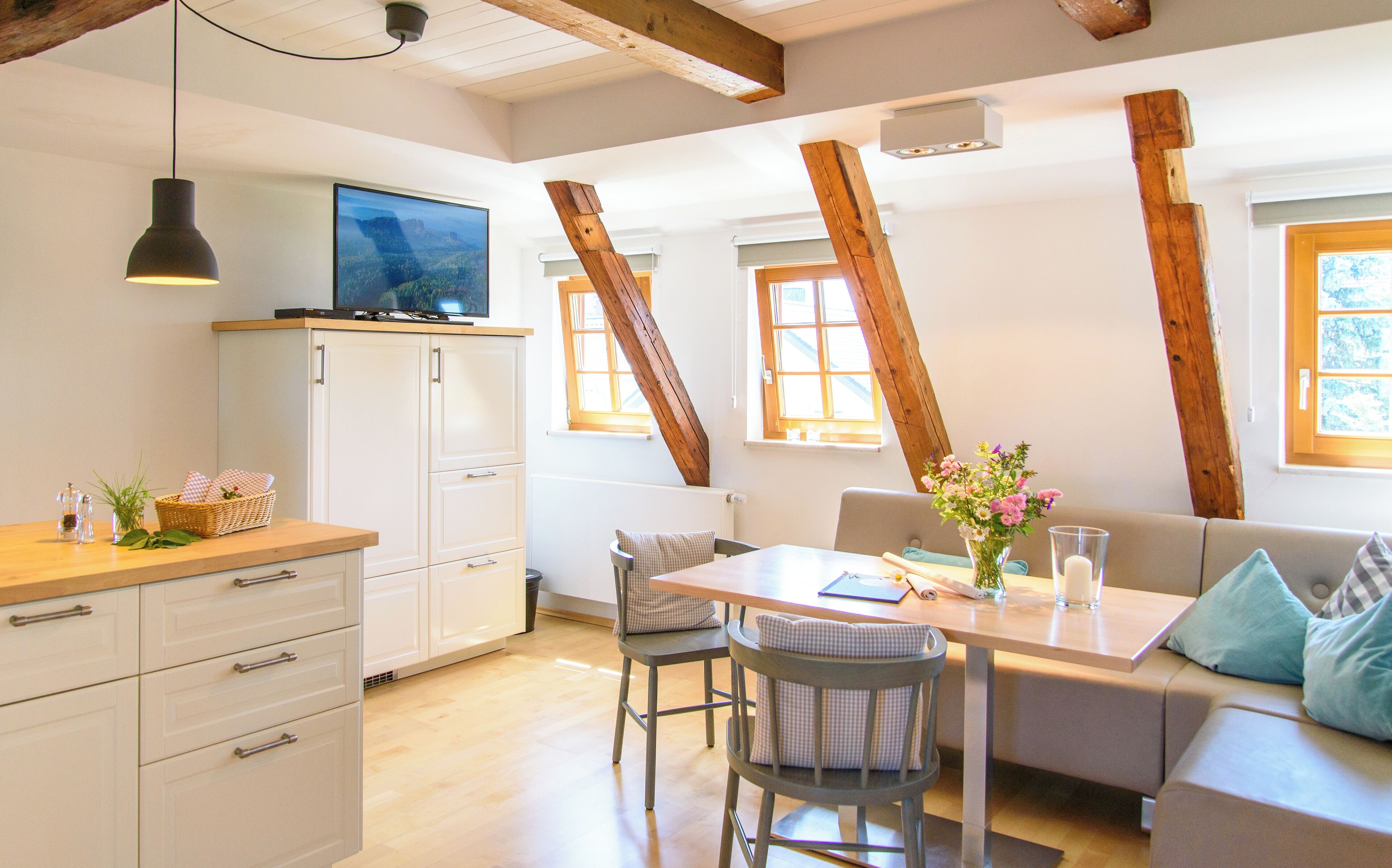 Condo, 2 Bedrooms, Balcony | In-room dining