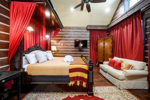 5 bedrooms, iron/ironing board, Internet, bed sheets