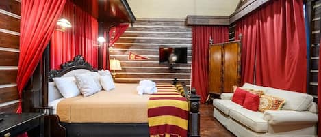 5 habitaciones, tabla de planchar con plancha, wifi y ropa de cama