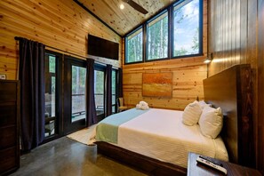 Silitysrauta/-lauta, Wi-Fi, vuodevaatteet