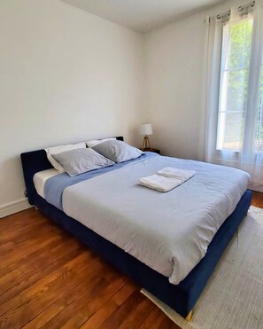 1 bedroom, iron/ironing board, WiFi, bed sheets - Charming 3-room apartment, Paris 19e (Paris)
