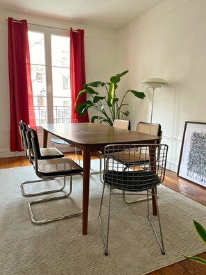 Dining - Charming 3-room apartment, Paris 19e (Paris)