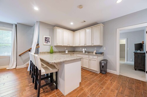 4BR Lake Oconee Gem - Golf Views & Kid-Friendly