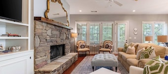 4BR Lake Oconee Gem - Golf Views & Kid-Friendly