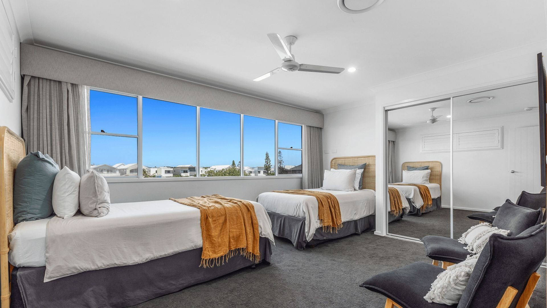 4 bedrooms, desk, free WiFi, bed sheets