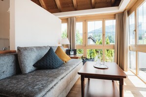 Superior Studio Suite | In-room safe, iron/ironing board, free WiFi, bed sheets