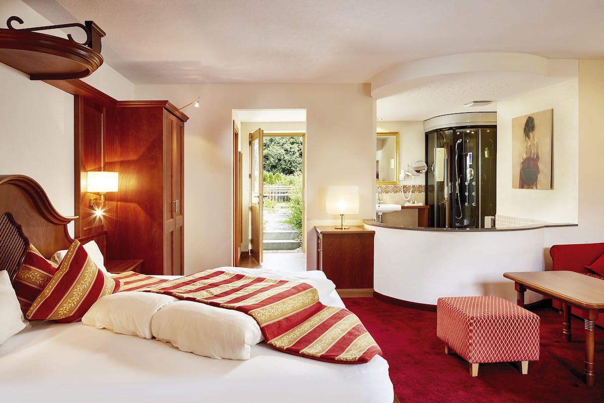 In-room safe, iron/ironing board, free WiFi, bed sheets