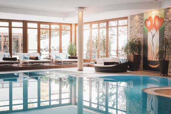 Indoor pool, outdoor pool