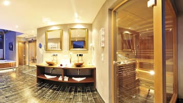 Suite | Baño | Amenidades de baño gratuitas, secadora de cabello, toallas, jabón