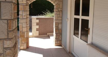 Romantic Apartment in a Detached House with Private Entrance