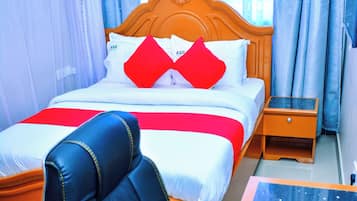 Standard Double Room | Desk, laptop workspace, free WiFi
