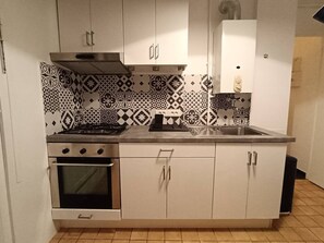 Fridge, microwave, oven, stovetop - Le petit futé sleeps 2 (Ivry-sur-Seine)