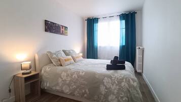 2 habitaciones, tabla de planchar con plancha, wifi y ropa de cama