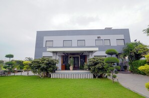 Façana frontal de l'allotjament