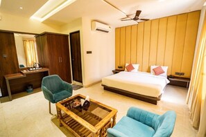 Desk, iron/ironing board, free WiFi - Aceotel Resort 7th Cloud Indore (Indore)