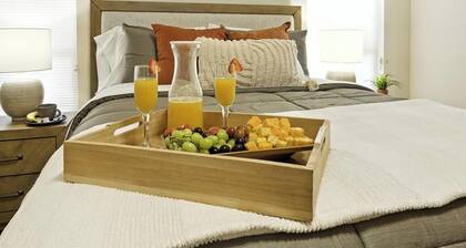 Spur of the Moment - West Texas Escape • Sleeps 7