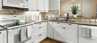 Spur of the Moment - West Texas Escape • Sleeps 7