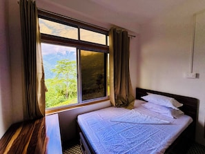 Phòng đôi Deluxe, ban công | Bàn, truy cập Internet không dây miễn phí