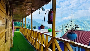 Deluxe Double Room, Balcony | Desk, free WiFi