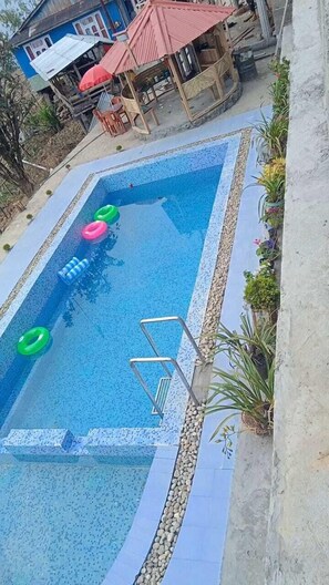 14 piscinas al aire libre