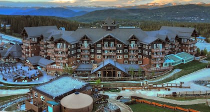 One Ski Hill 2BR — Gondola Views, AC & Hot Tubs