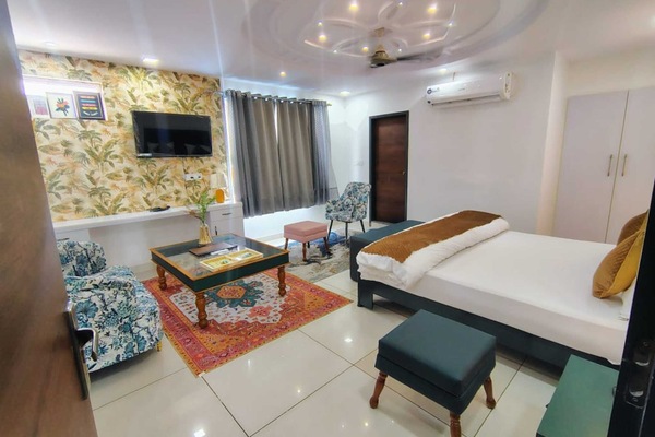 Superior Room | Soundproofing, WiFi (free), bed sheets