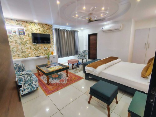 Baba Sundaram Hotel & Restaurant