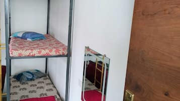 Dormitorio condiviso | Wi-Fi gratuito, lenzuola