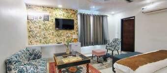 Baba Sundaram Hotel & Restaurant