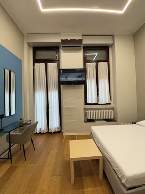 1 bedroom, desk, free WiFi, bed sheets