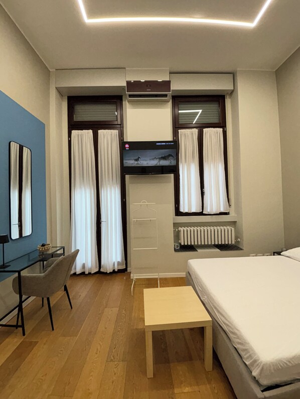 1 bedroom, desk, free WiFi, bed sheets