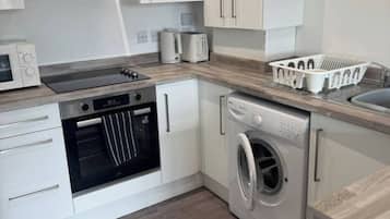 Micro-ondes, four, plaque de cuisson