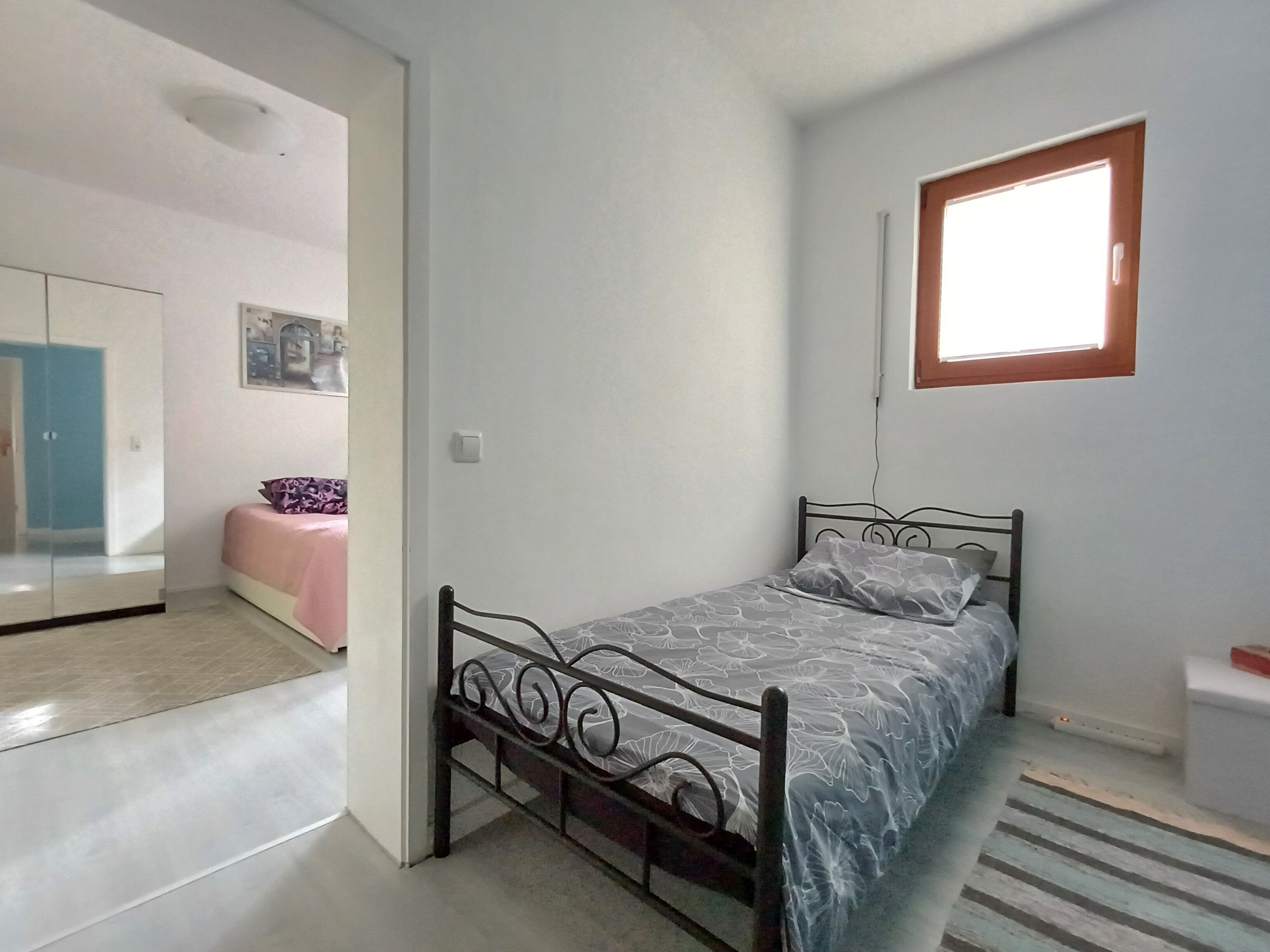 2 bedrooms, in-room safe, desk, iron/ironing board