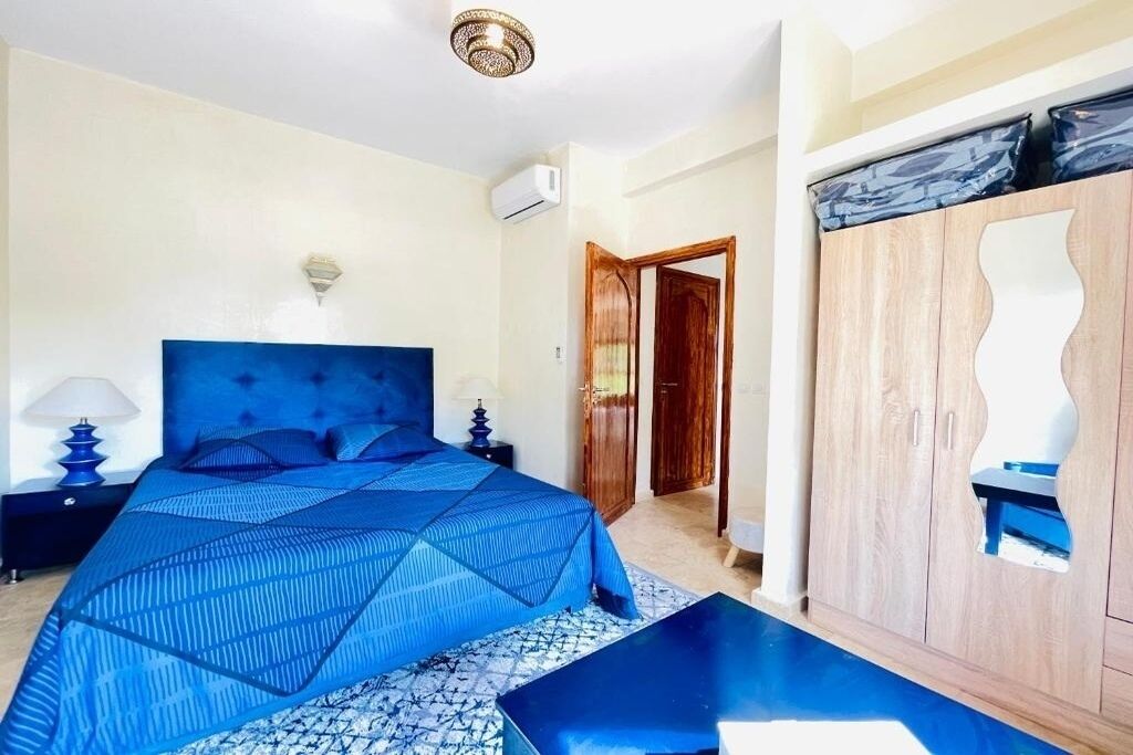 4 室のベッドルーム、WiFi、ベッドシーツ