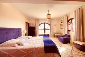 4 bedrooms, WiFi, bed sheets