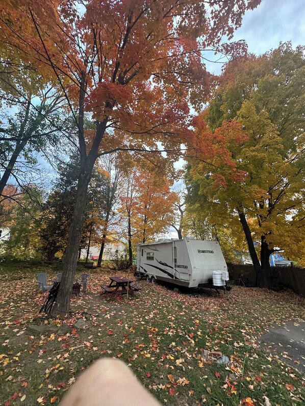 Outdoor dining - Camper On a Budget- Lake Champlain (Port Henry)