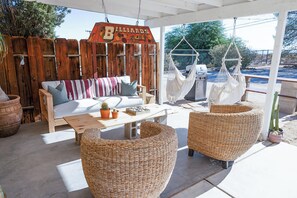 Terrace/patio - Near Indian Cove & JTNP, Outdoor Lounge, + FirePit (Twentynine Palms)