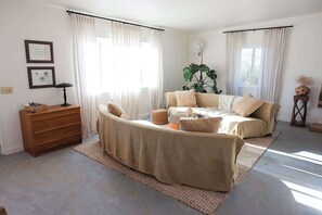 Televisión, oficina