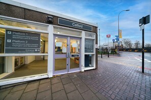 Exterior detail - Catford Bridge 1BR Flat | Fast Wi-Fi + Transit (London)