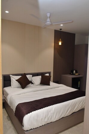 Executive Room, City View | Free WiFi, bed sheets
