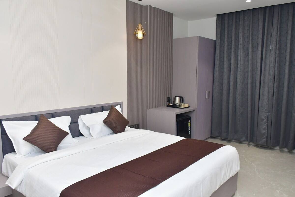 Deluxe Double Room, City View | Free WiFi