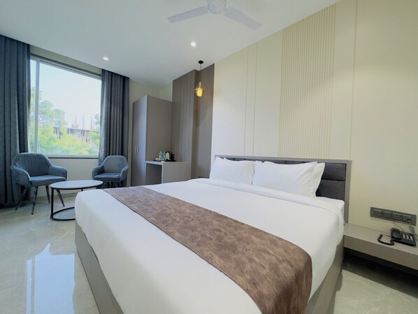 Chambre Exécutive, vue ville | Wi-Fi gratuit, draps fournis