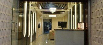 Travinities Hotel Avni Palace