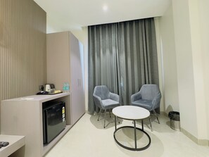 Luxury Suite | Free WiFi, bed sheets