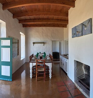 Standard Cottage, Patio, Lagoon View | In-room dining