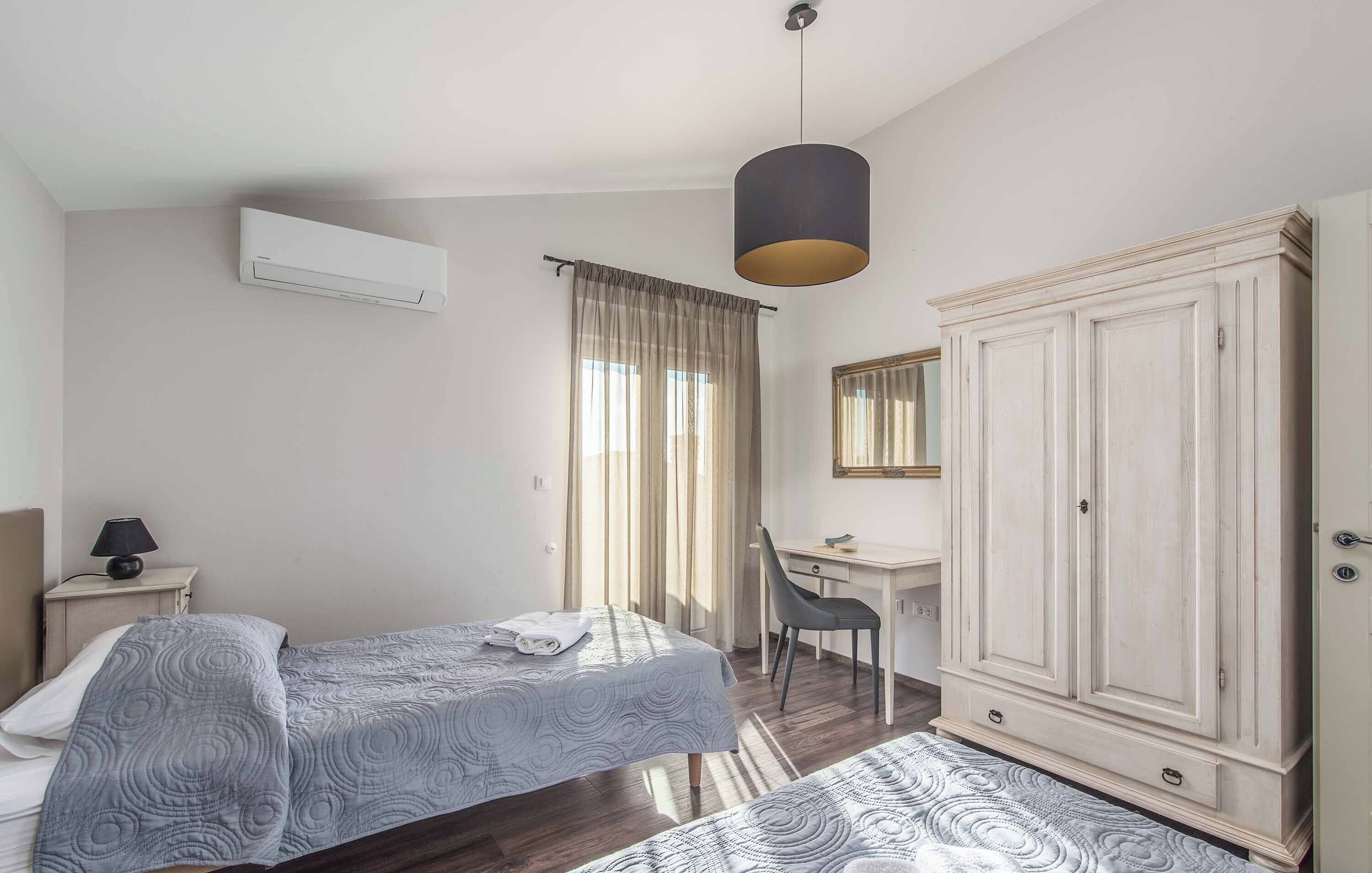 Villa (4 Bedrooms) | Interior