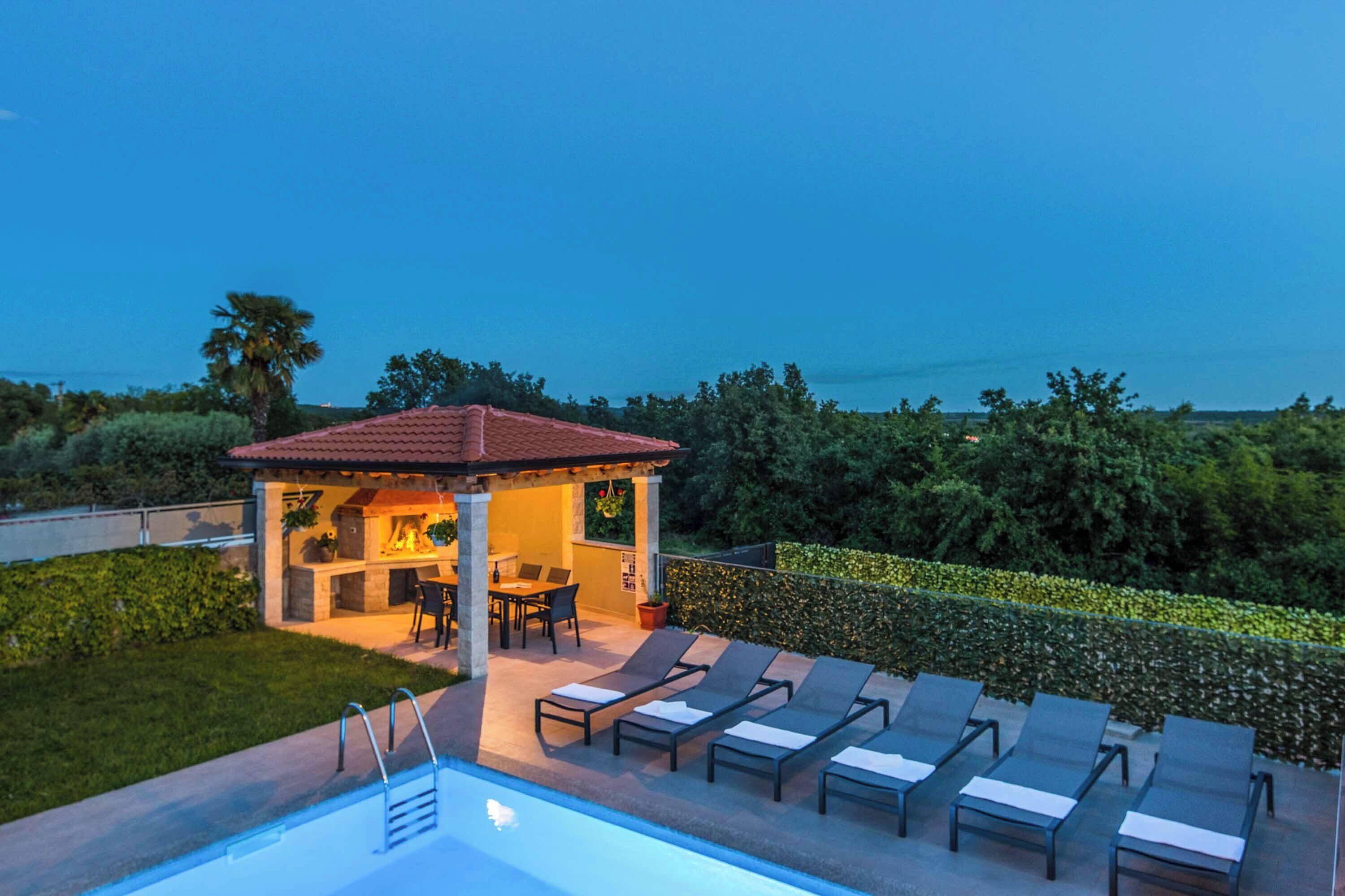 Villa (4 Bedrooms) | Exterior