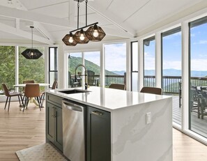 Interior - Luxury Mountain Home in Banner Elk with unobstructed views & Infrared Sauna! (Seven Devils)