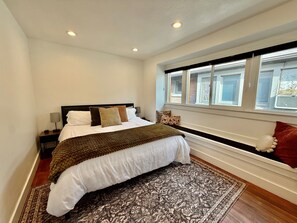 1 bedroom, travel cot, free WiFi, bed sheets